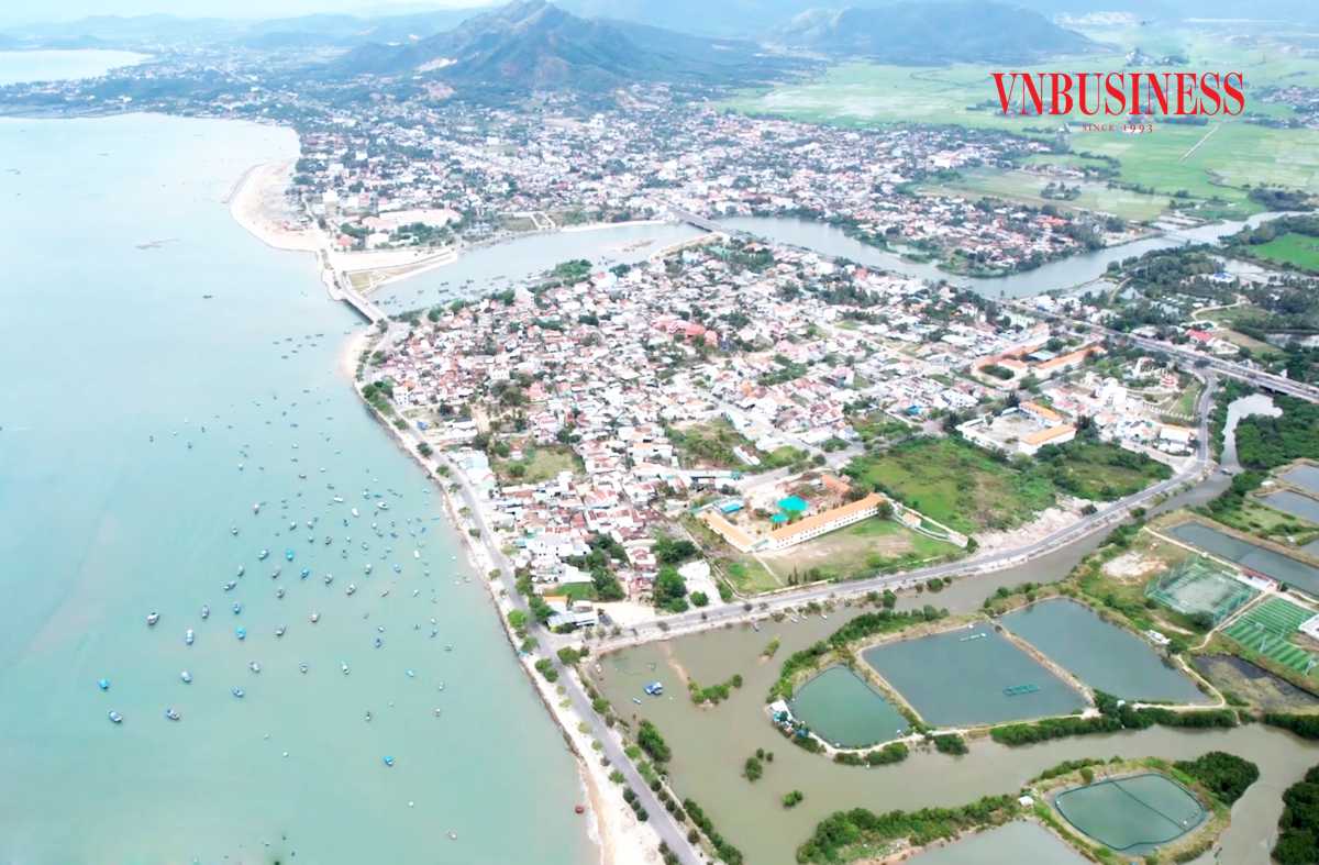 Đất nền Vân Phong lại 'nổi sóng'?