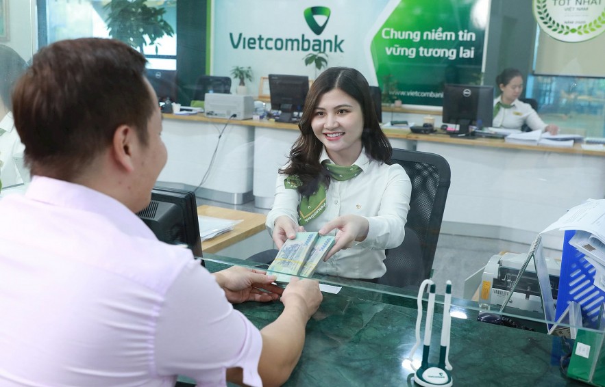 Ngân hàng dồn dập công bố giảm lãi suất cho vay