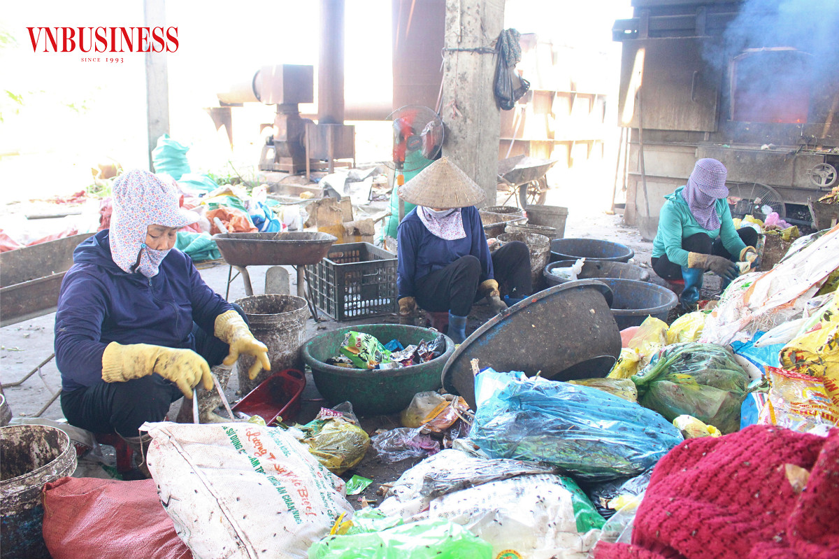 Những 'bông hồng thép' ngày đêm giữ sạch môi trường ở Kim Sơn