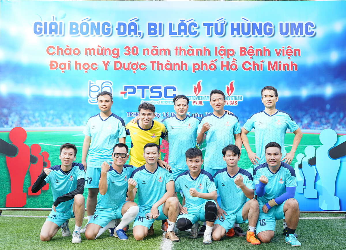 Đại diện PV GAS giành chức vô địch giải bóng đá Chào mừng kỷ niệm 30 năm thành lập Bệnh viện Đại học Y Dược TP. HCM