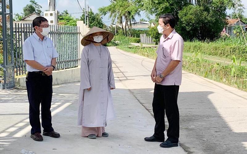 Tăng ni, phật tử ở Sơn Tịnh chung tay xây dựng vùng nông thôn giàu mạnh