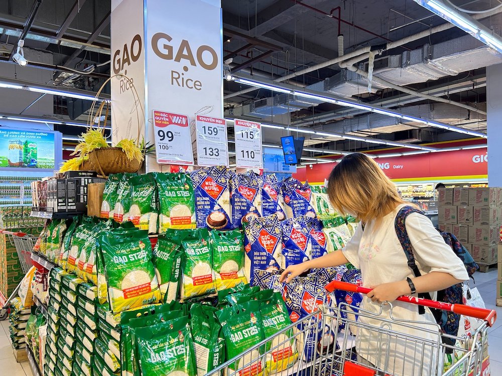 Doanh nghiệp bán lẻ ‘chơi lớn’ ganh đua giảm giá dịp lễ Quốc khánh 2/9