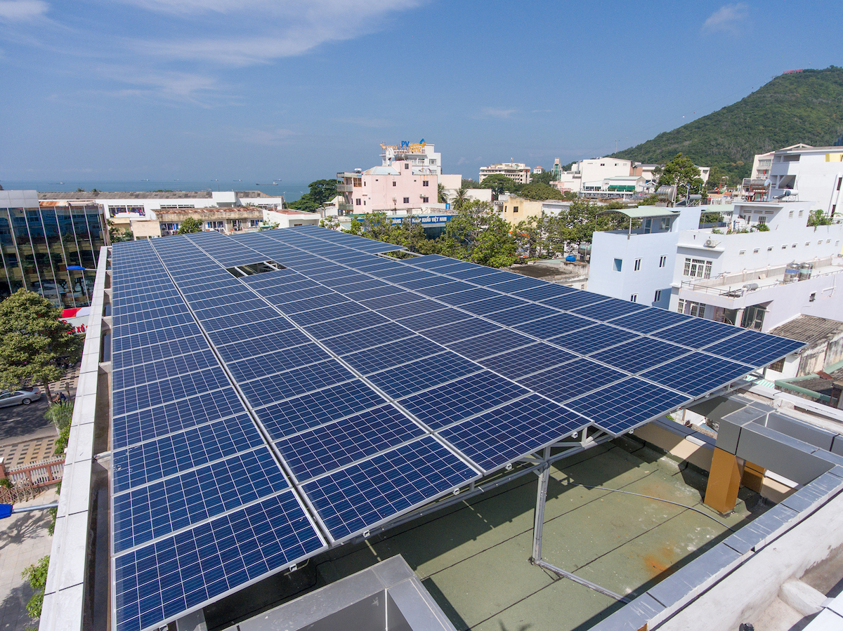 Bộ Công Thương đề nghị xử lý vi phạm điện mặt trời mái nhà sau năm 2020