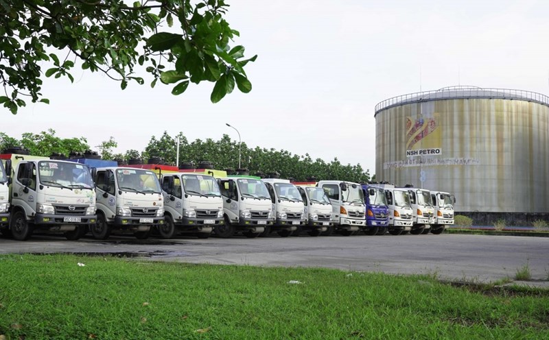 Tổng nợ vay tăng, giãn thời gian mua lại trái phiếu nhưng cổ phiếu của 'đại gia xăng dầu miền Tây' vẫn trần liên tục