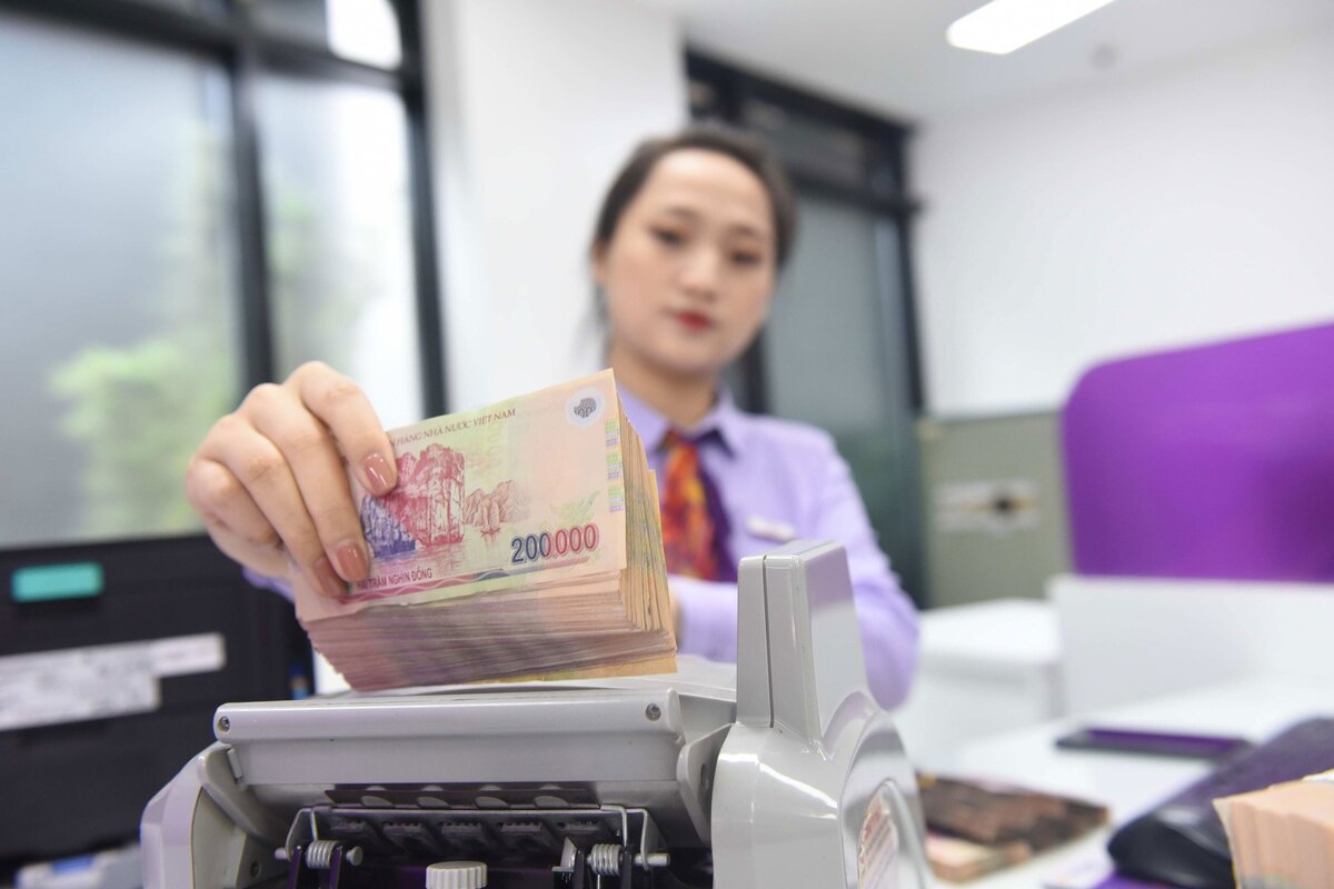 Hướng tín dụng vào các ngành hàng có triển vọng tốt