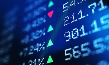 VN-Index tìm lại được sắc xanh, bất chấp thanh khoản sụt giảm đáng kể