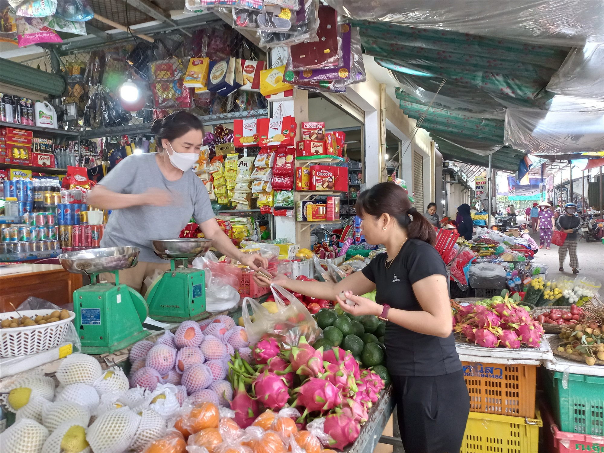 Tạo điều kiện cho HTX đầu tư vào chợ truyền thống để 'nâng chất' nông thôn mới