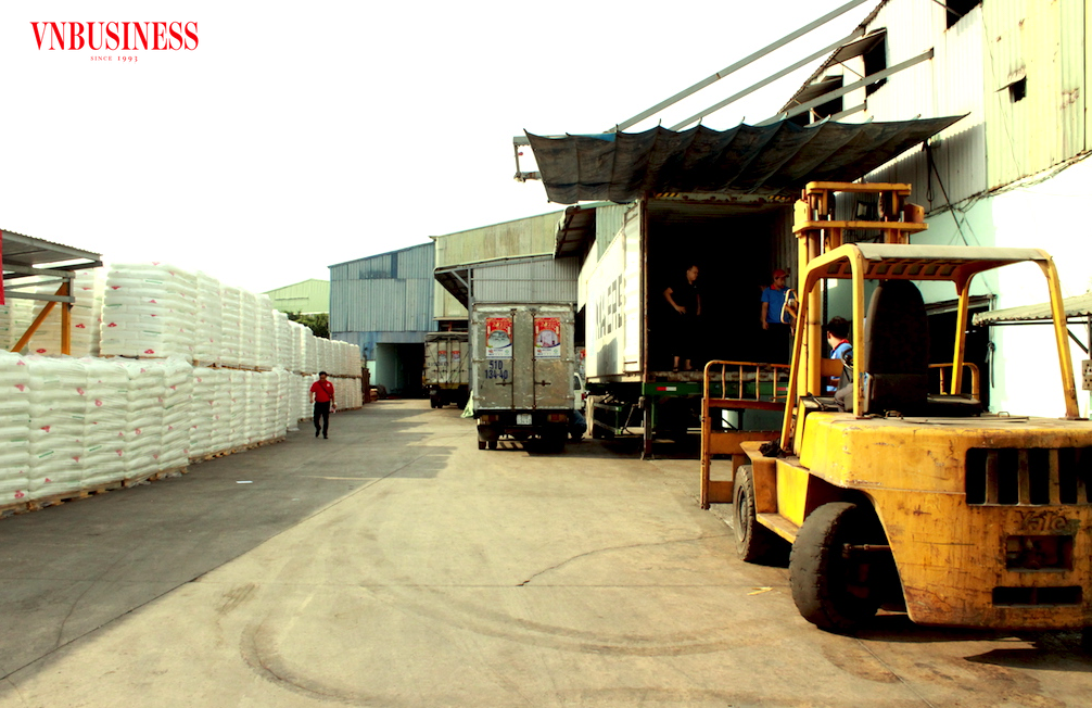 Làm gì để giải ‘bài toán’ nhập khẩu nguyên liệu với chi phí cạnh tranh cho doanh nghiệp Việt?