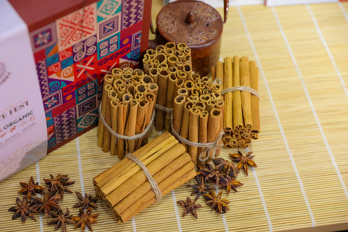 Quế, hồi Việt Nam với 'nỗi đau' bán thô, thương nhân Ấn Độ đến tận Yên Bái thu mua