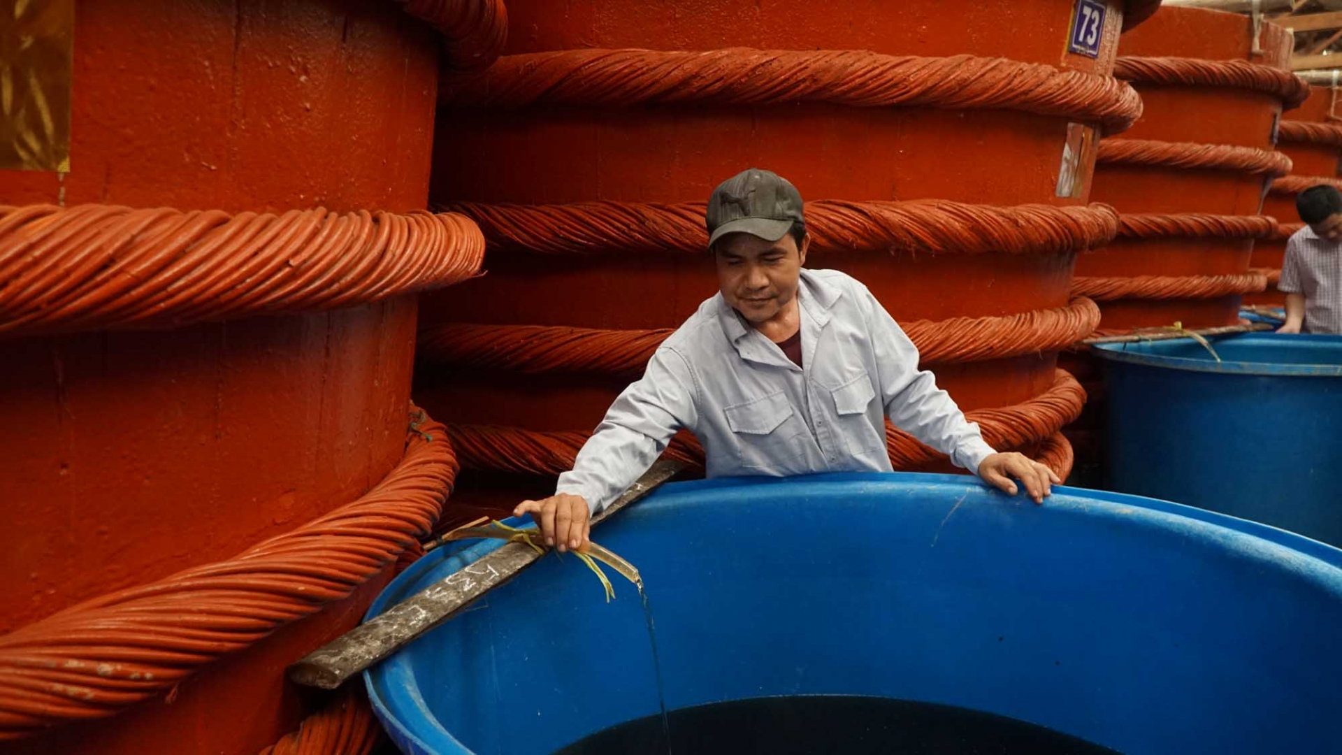 Giảm nghèo nhờ lợi thế sống trên 'biển bạc'