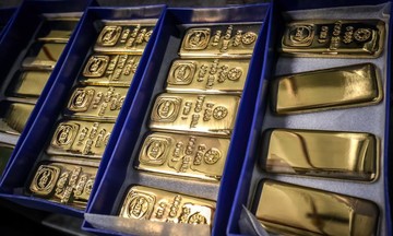 Chênh lệch giá vàng miếng SJC và thế giới vượt 14 triệu đồng/lượng