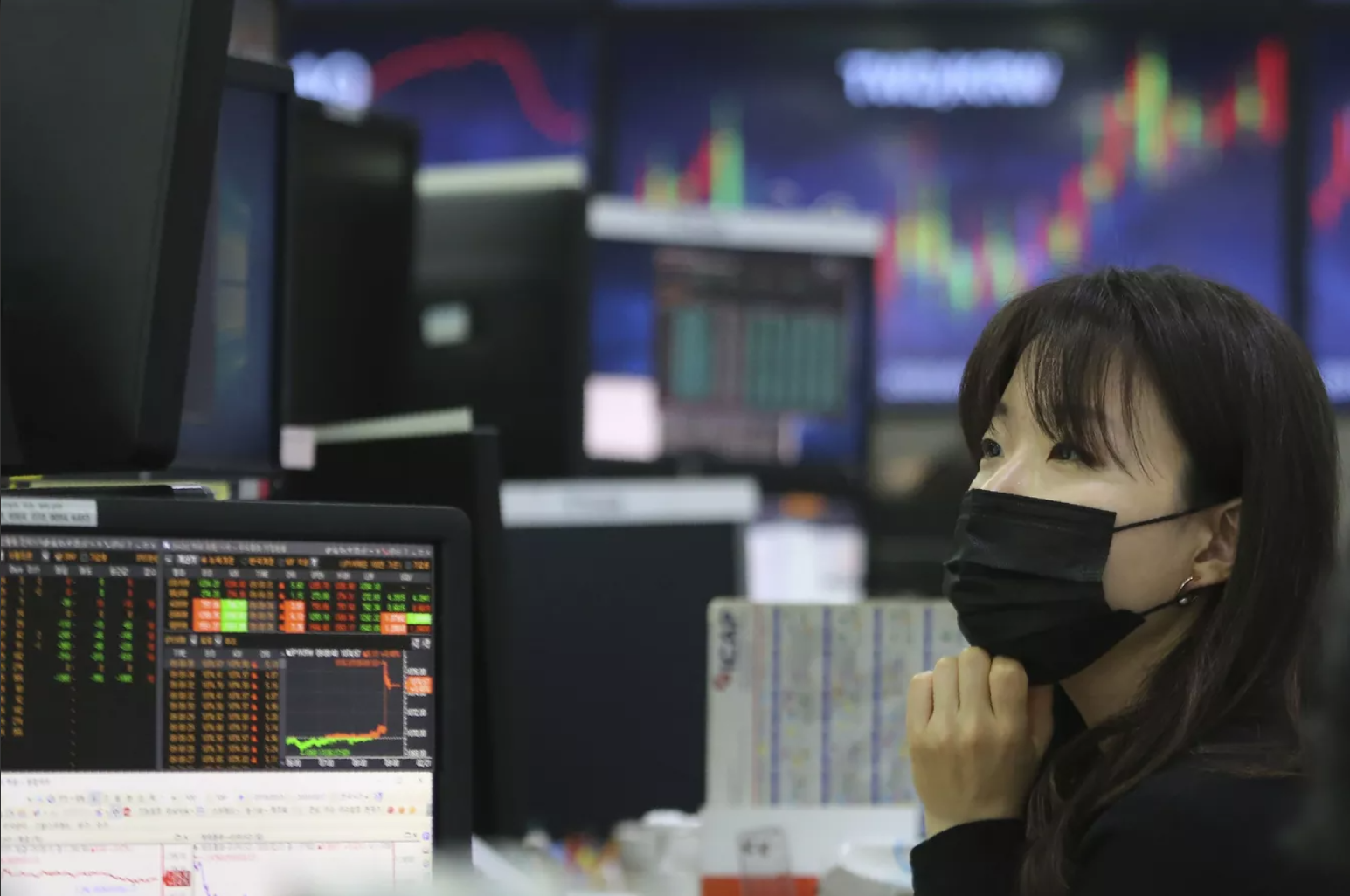 Thanh khoản tiếp tục giảm sâu, VN-Index gặp khó trong việc phục hồi