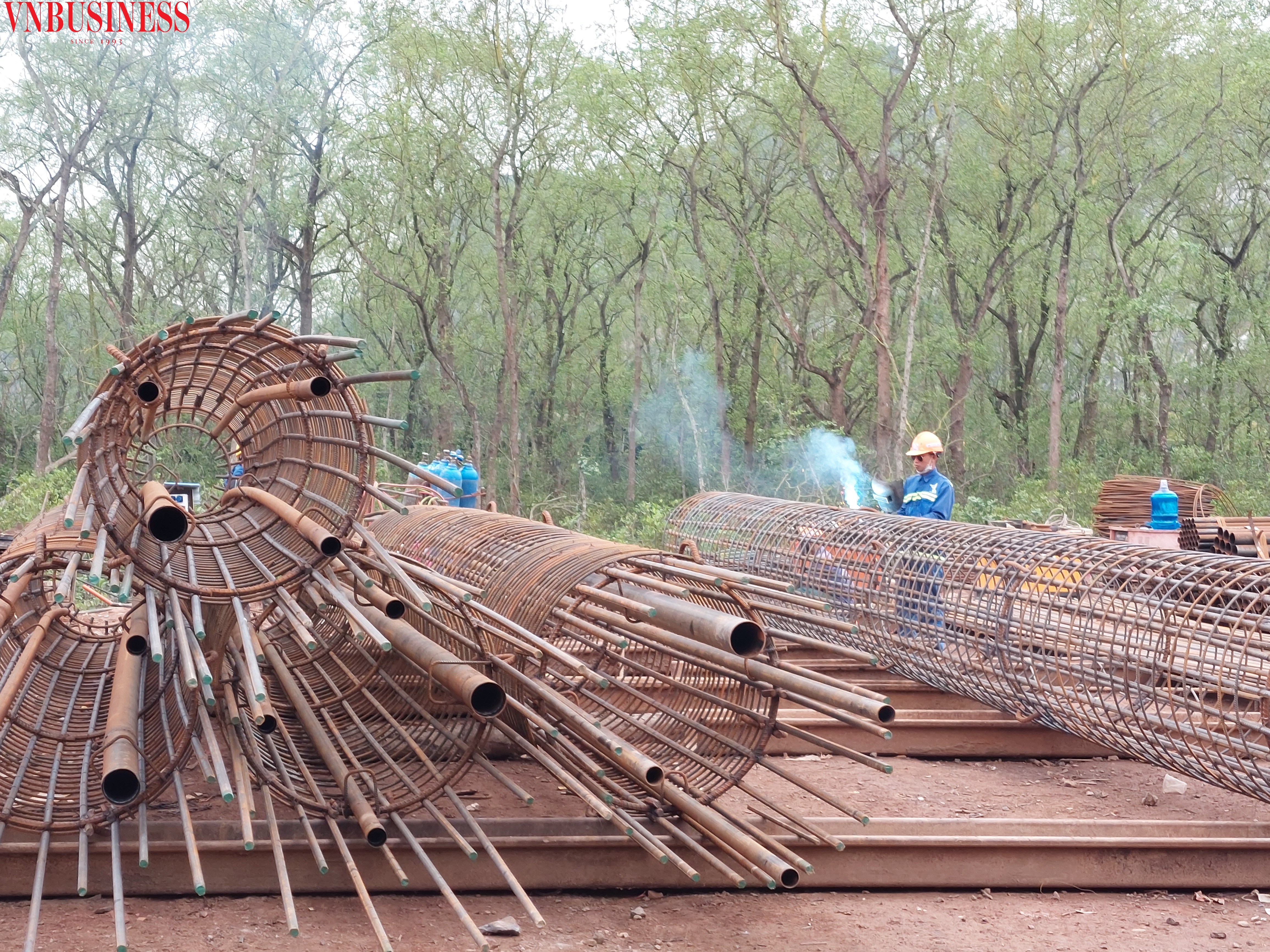 Khó khăn bao trùm lên doanh nghiệp xây dựng (Bài 1): Bão vẫn chưa tan