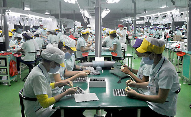 Nhóm hàng xuất nhập khẩu đầu tiên đạt kim ngạch ba con số