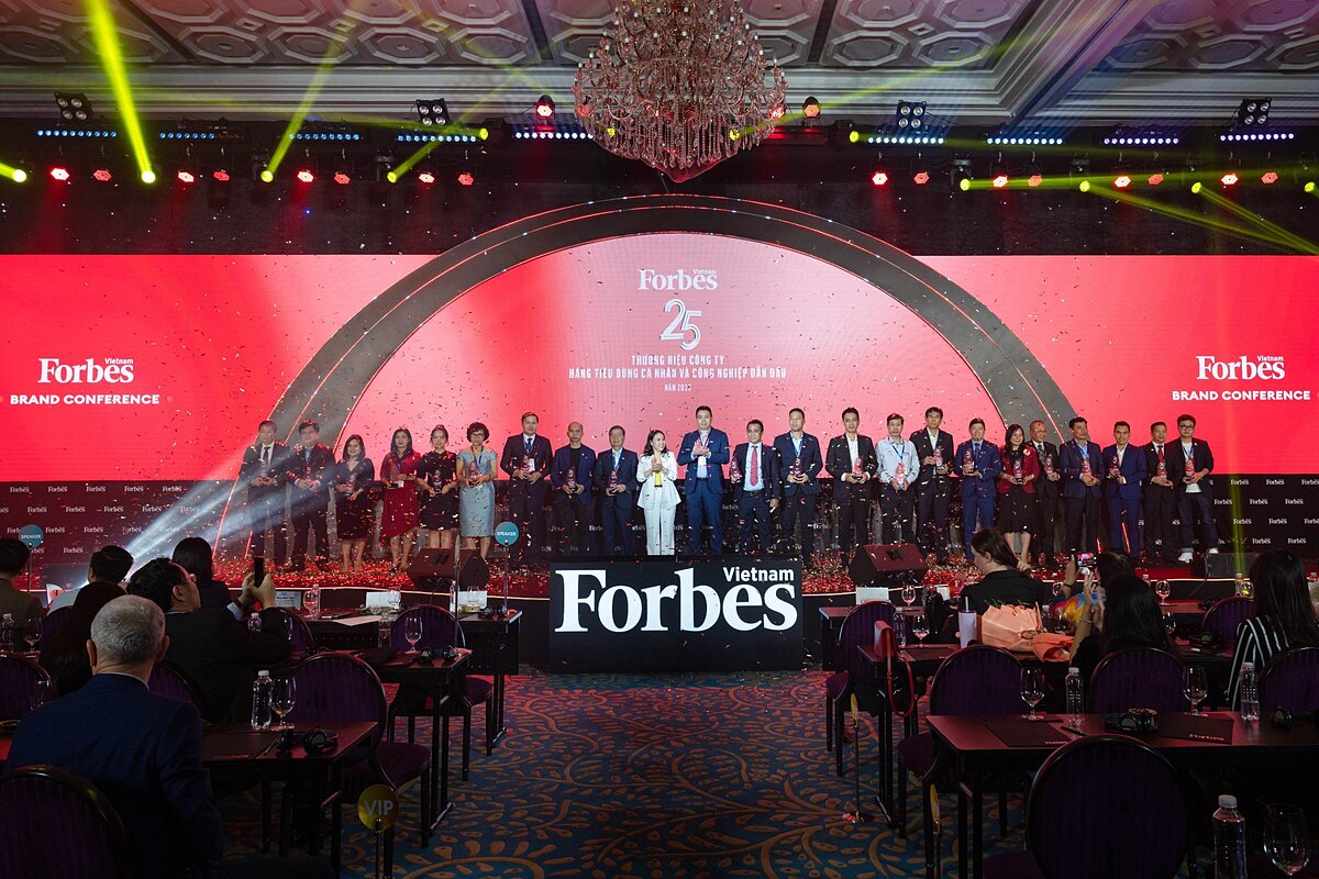 Vicostone được vinh danh trong top 25 thương hiệu tiêu dùng cá nhân và công nghiệp dẫn đầu của Forbes Việt Nam