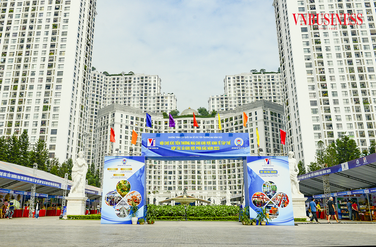 Toàn cảnh Hội chợ xúc tiến thương mại kinh tế tập thể, HTX khu vực phía Bắc năm 2023