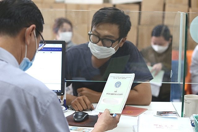 Băn khoăn về 2 phương án rút BHXH một lần