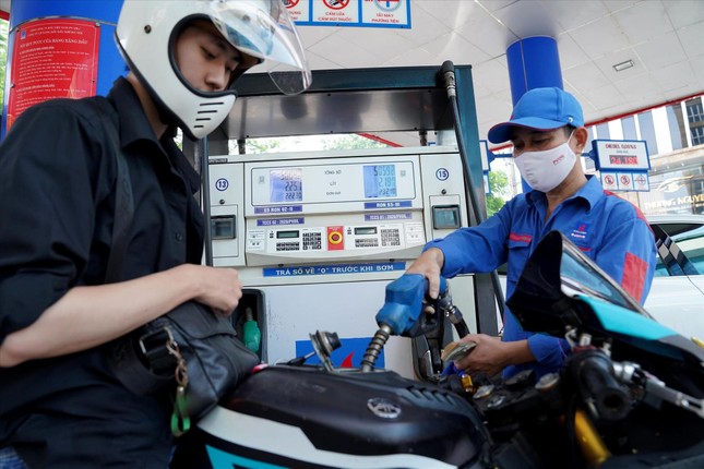 Lạm phát tăng nếu không giảm thuế môi trường xăng dầu?