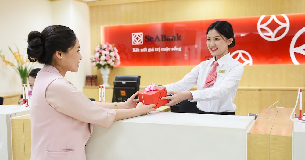 Đại gia nước ngoài vung tiền mua công ty tài chính Việt