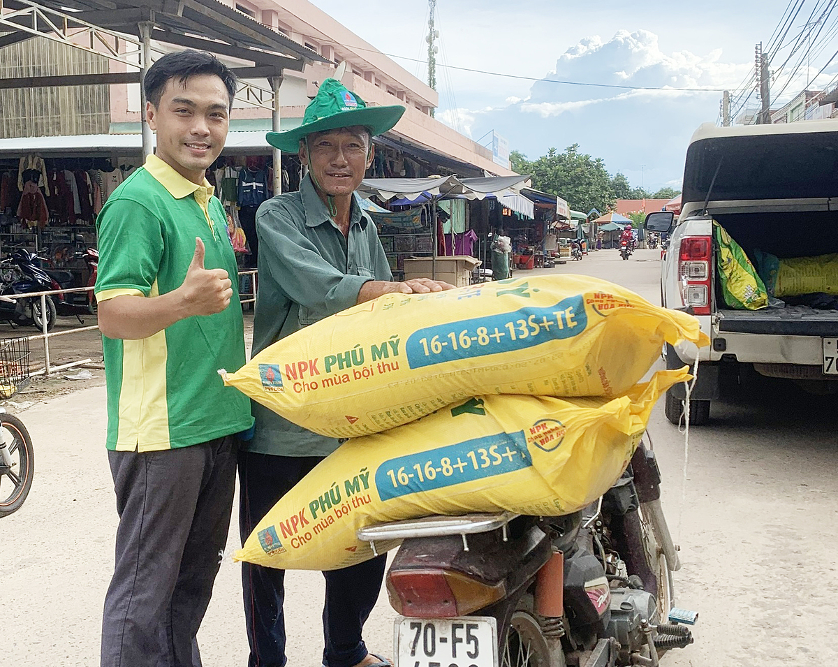 Chuyện kinh doanh NPK Phú Mỹ: Tận tâm với ruộng vườn, bà con nông dân