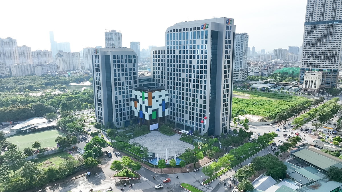 Doanh nghiệp báo lãi khủng sau 10 tháng nhưng cổ phiếu FPT vẫn giảm điểm
