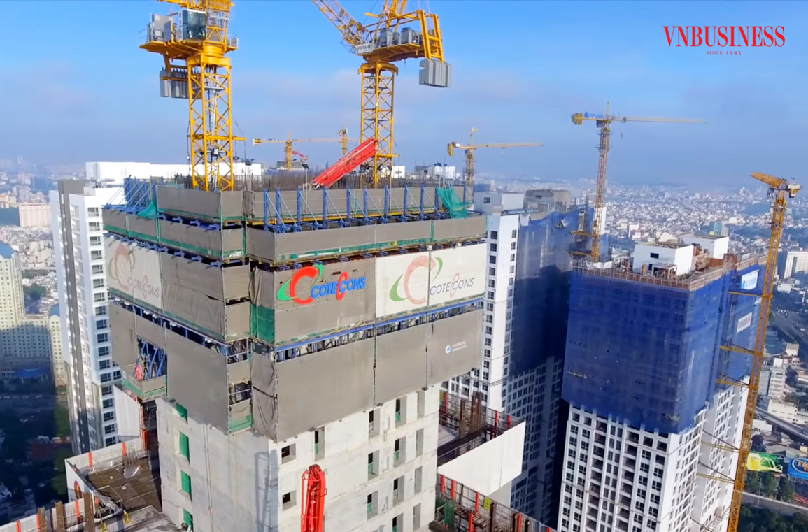 Khó khăn chưa dứt, đại gia ngành xây dựng tiếp tục xoay sở 'vượt bão'