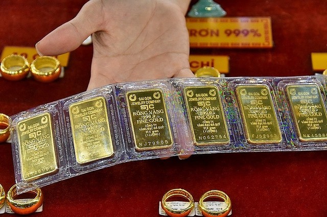 Nhập khẩu vàng để dẹp cơn sốt giá?