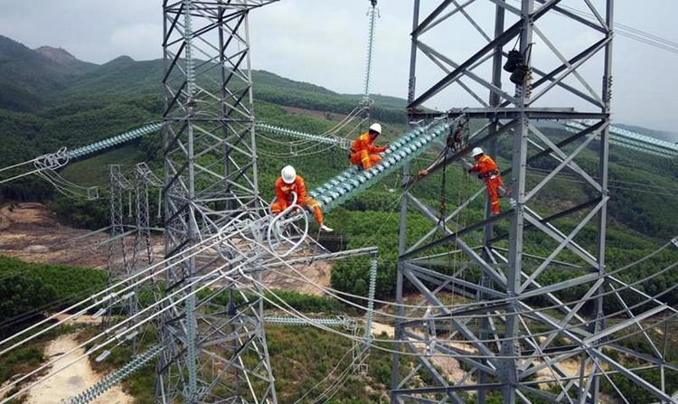 Thủ tướng yêu cầu có cơ chế mua bán điện trực tiếp, không thông qua EVN trước 31/12