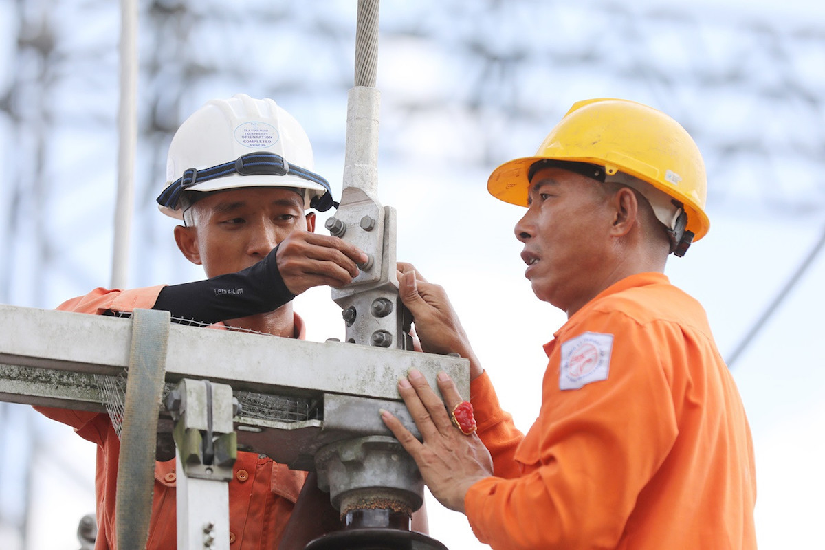Vì sao tăng giá điện 2 lần mà EVN vẫn lỗ?