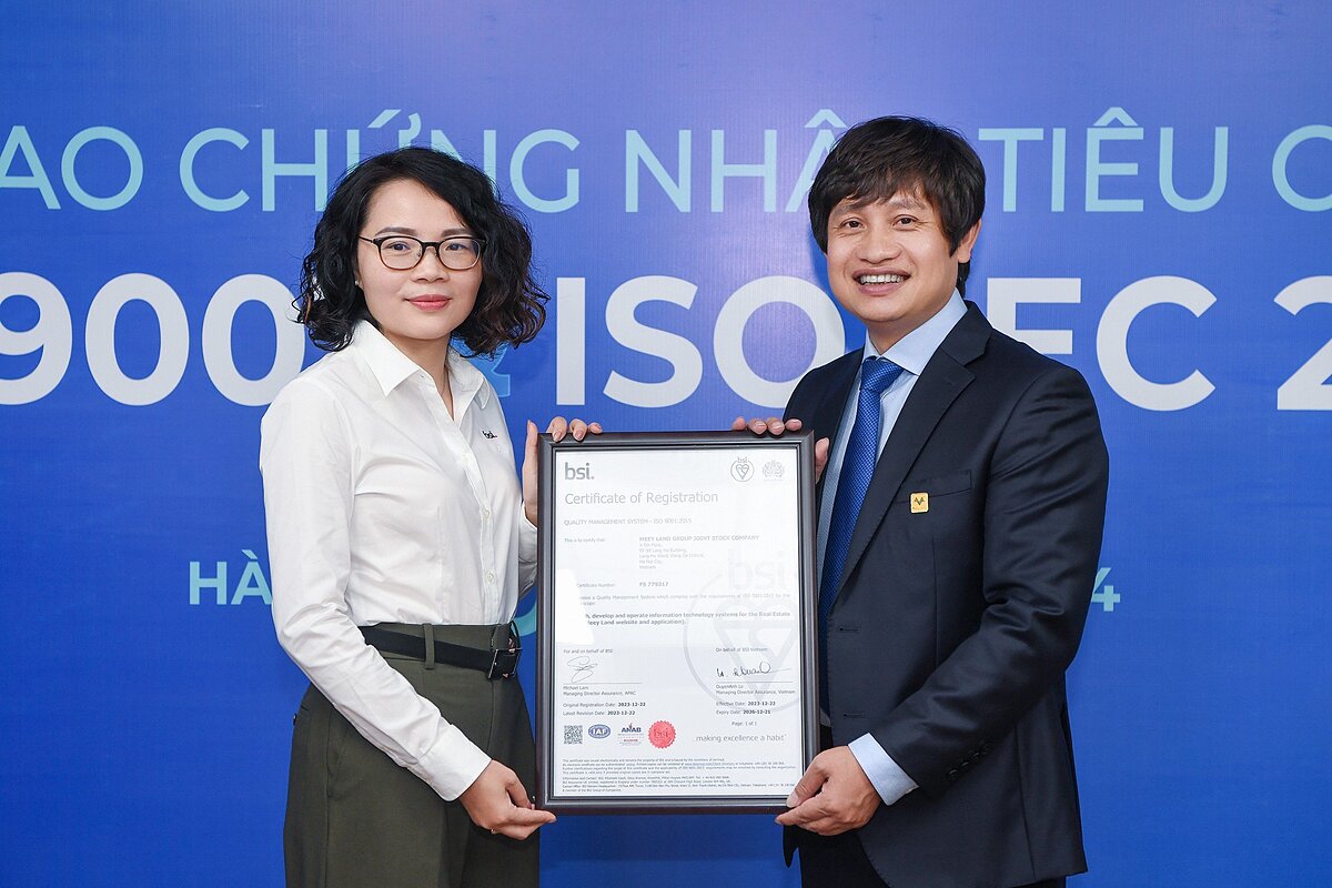 Doanh nghiệp chuyển đổi số bất động sản đầu tiên được BSI trao 2 chứng nhận ISO