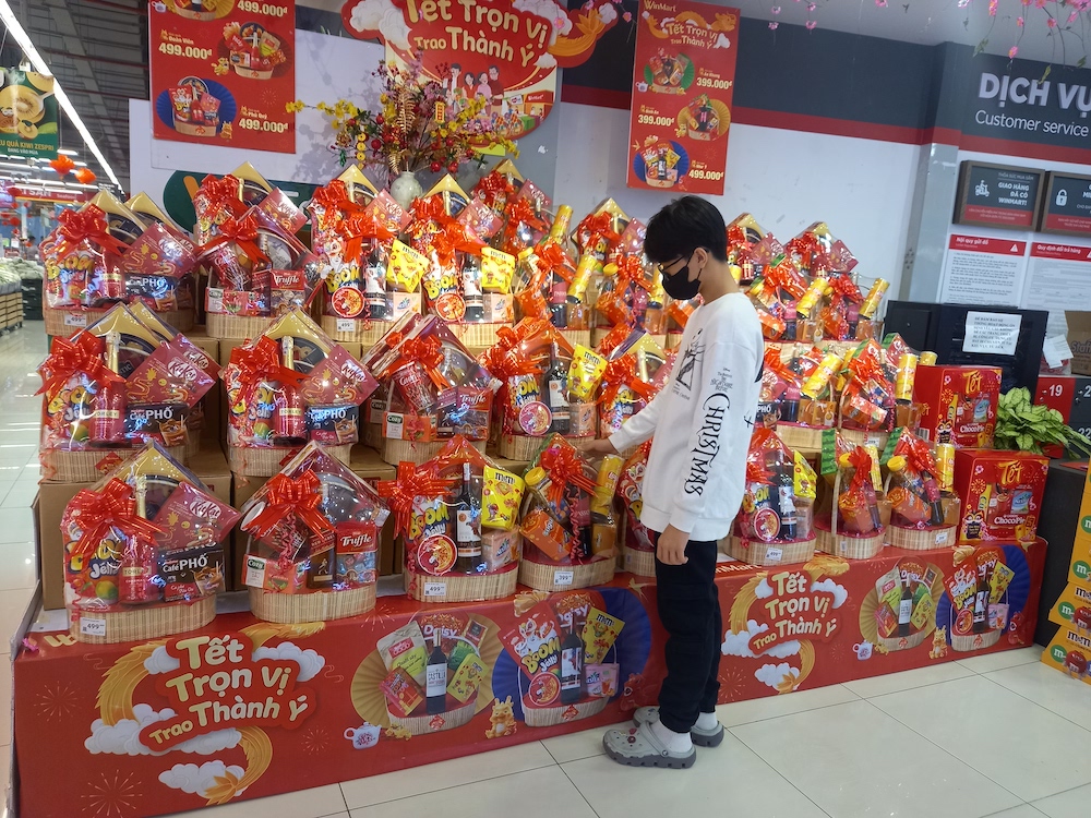 Ảm đạm thị trường giỏ quà Tết, hộp quà bình dân hút khách