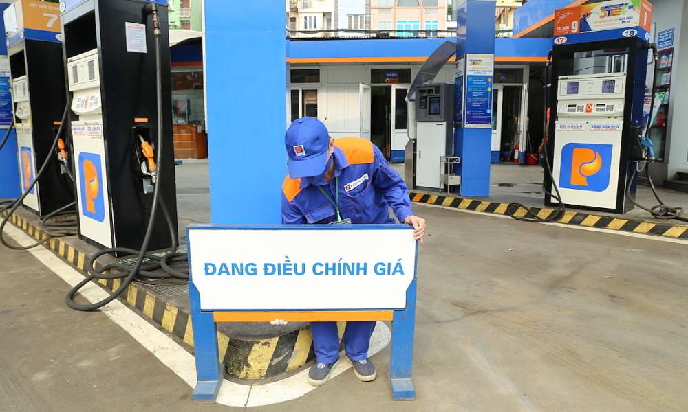 Giá xăng dầu đồng loạt tăng nhẹ