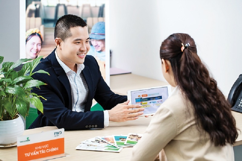 Có nên cấm ngân hàng bán chéo bảo hiểm?