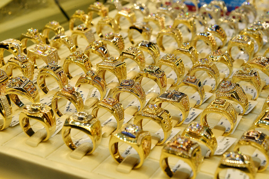 Giá vàng nhẫn tiếp tục giảm, giao dịch ở mức 63,4 triệu đồng/lượng