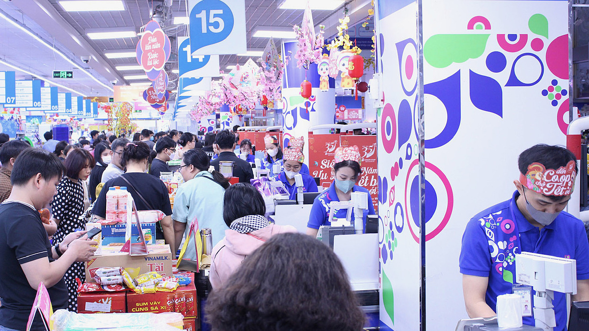 Saigon Co.op tung hơn 2.000 sản phẩm ưu đãi, hệ thống các điểm bán tăng thêm giờ phục vụ dịp Tết Nguyên đán 2024