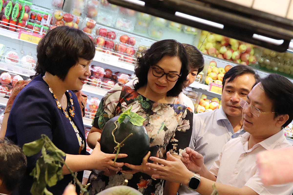 TP.HCM: Lãnh đạo Bộ Công Thương kiểm tra tình hình phục vụ Tết tại Co.opMart Lý Thường Kiệt