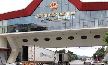 Nông sản Việt đẩy mạnh thông quan qua cửa khẩu Lạng Sơn trong những ngày đầu sau Tết Giáp Thìn