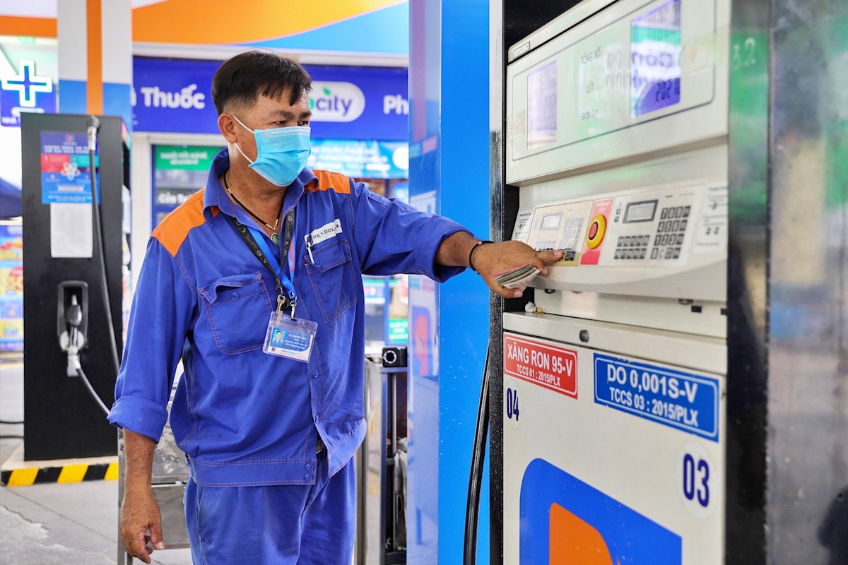 Giá xăng dầu bật tăng mạnh sau Tết Nguyên đán Giáp Thìn