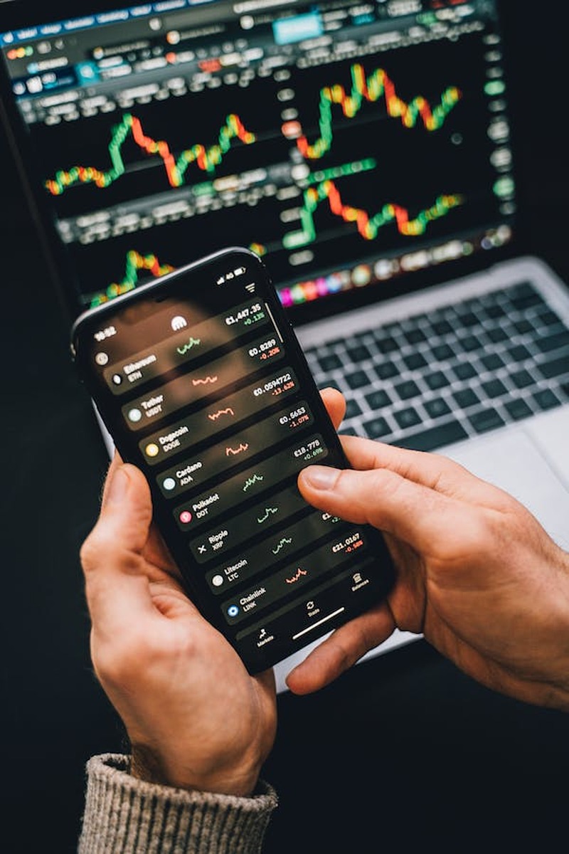 Tăng điểm không ngừng nghỉ, VN-Index chạm mốc đỉnh cũ 1254