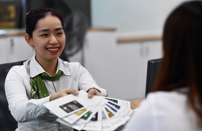 Lo khách hàng dễ bị nhầm lẫn, Ngân hàng Nhà nước đề xuất cấm ngân hàng bán bảo hiểm liên kết đầu tư