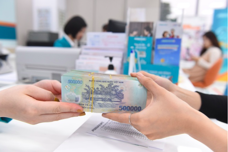 Tín dụng 'đảo chiều' thoát tăng trưởng âm