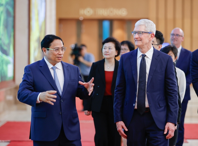 CEO Apple cam kết mua nhiều hơn linh phụ kiện từ Việt Nam