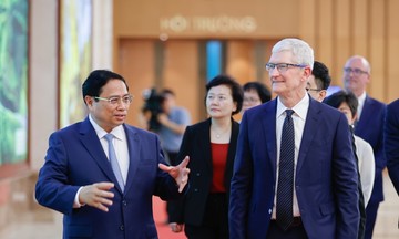 CEO Apple cam kết mua nhiều hơn linh phụ kiện từ Việt Nam