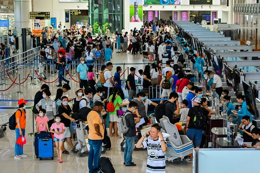 Giá vé máy bay dịp lễ 30/4 - 1/5 tăng ‘sốc’, nhiều hãng máy bay tăng chuyến bay đêm