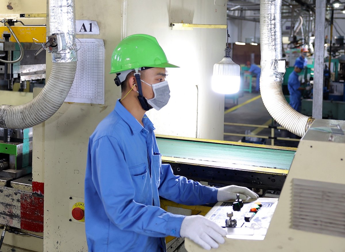 Vì sao doanh nghiệp còn e ngại, chưa mạnh dạn 'xuống tiền' mở rộng sản xuất?