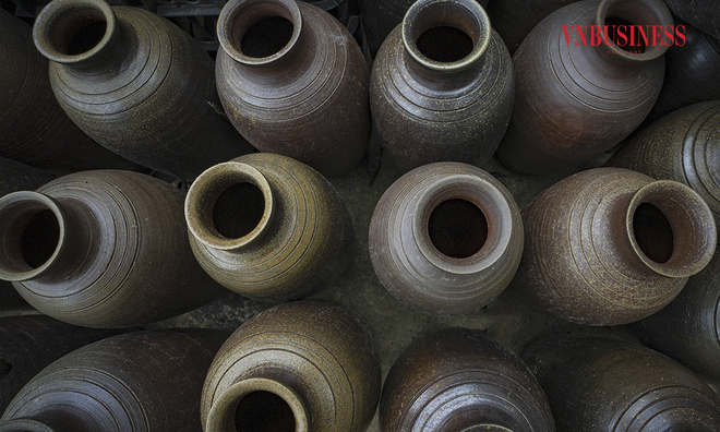 <p class="Normal">
Làng nghề gốm Gia Thủy có tiền thân là gốm Long Thịnh, trải qua quá trình hình thành và phát triển đến nay làng gốm Gia Thủy đã có tuổi đời hơn 60 năm. Năm 2007 làng gốm Gia Thủy đã được công nhận là làng nghề truyền thống.</p>
