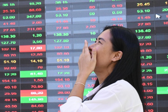 Cổ phiếu chứng khoán hứng khởi nhờ 'chất xúc tác'