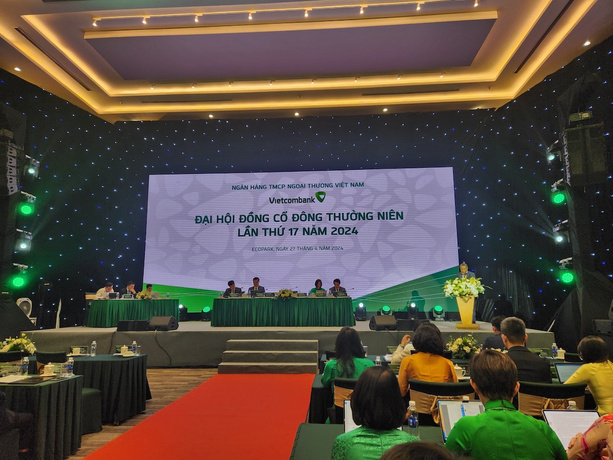 Vietcombank: Dự định chia toàn bộ lợi nhuận cho cổ đông và hoàn thành nhận chuyển giao trong năm nay