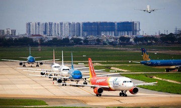 Ngành hàng không ‘đau đầu’ vì lượng máy bay đang khai thác giảm mạnh, giá thuê tăng cao