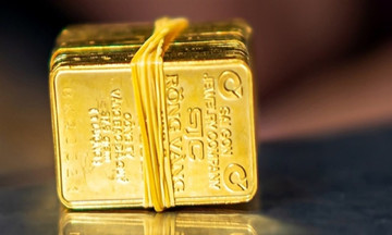 Vàng nhẫn giao dịch sát 77 triệu đồng/lượng, vàng miếng tiến tới gần 92,5 triệu đồng/lượng